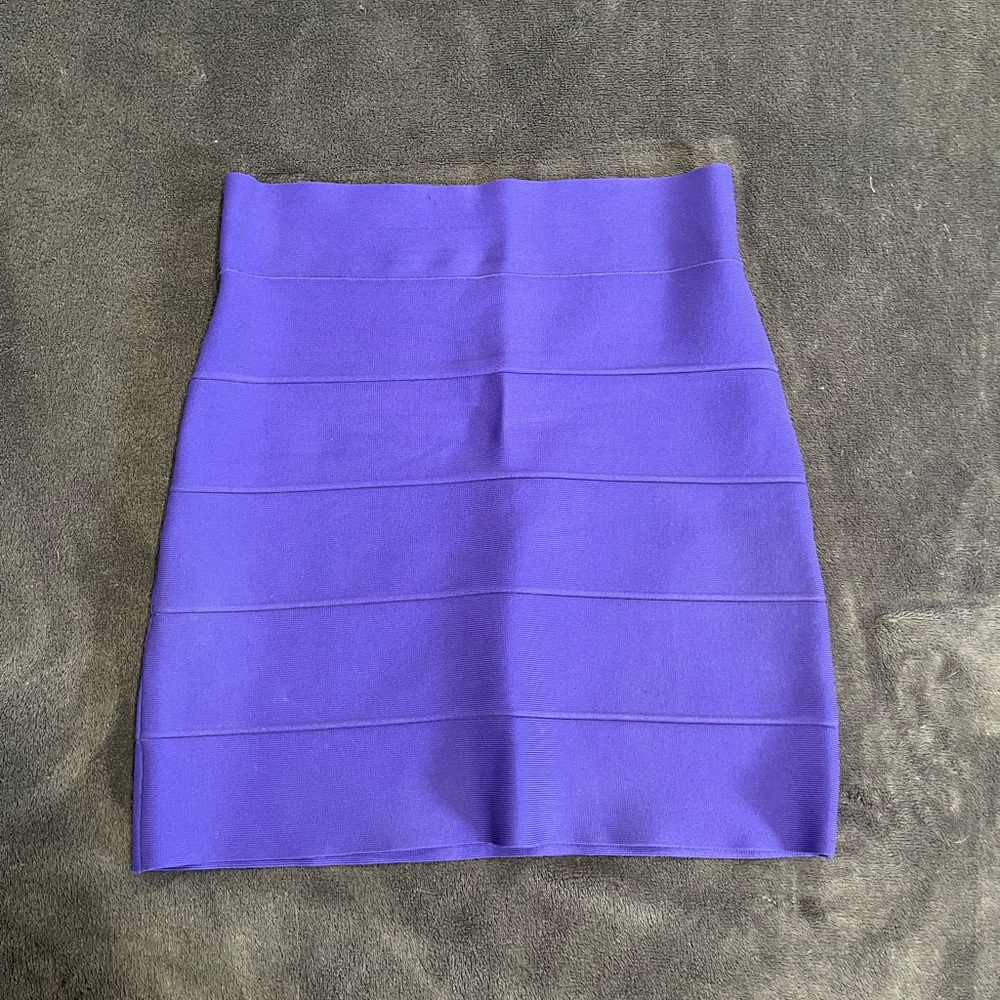 BCBG MaxAzria bandage skirt. Purple.